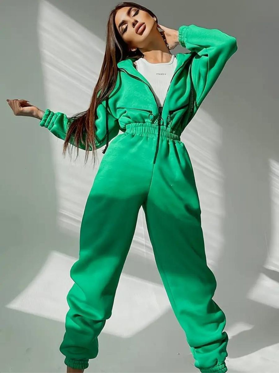 Jumpsuit med luva och dragsko