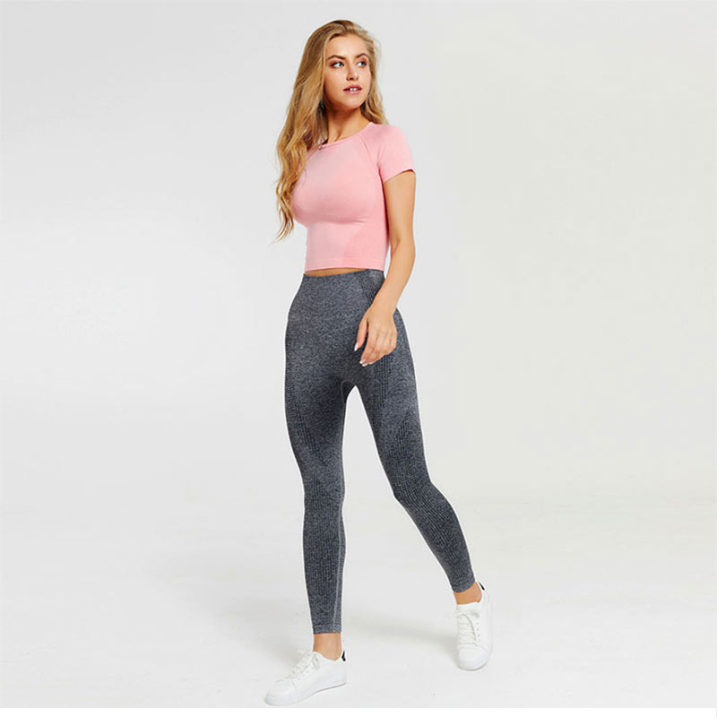 Yoga-t-shirt med figurnära design