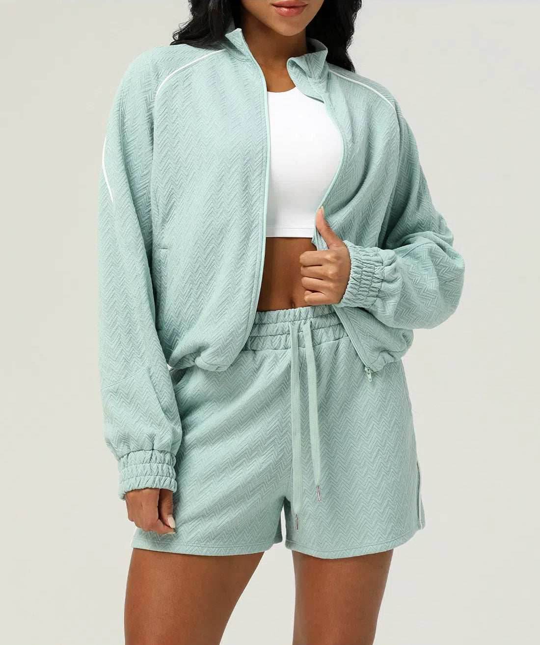 Casual sportkläder set med jacka och shorts