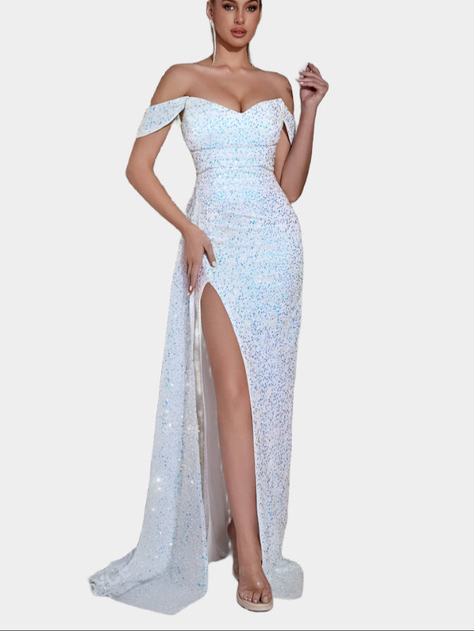 Seraphina axelbandslös maxiklänning med elegant slits