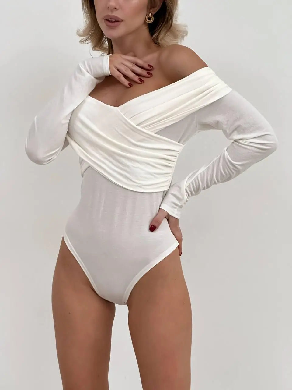 Långärmad bodysuit med öppna axlar