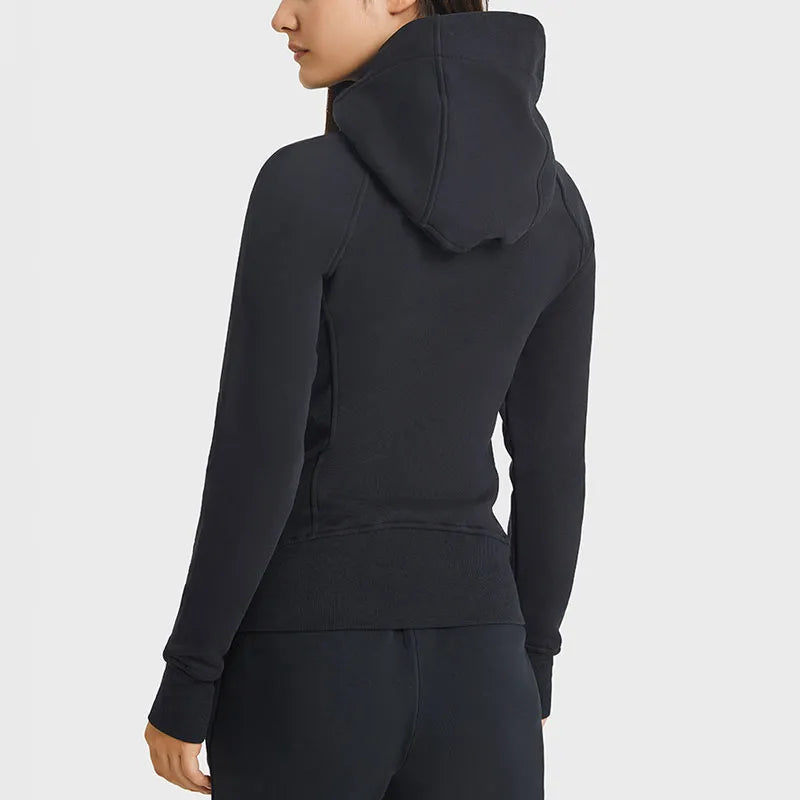 Sportblus med långa ärmar och huva