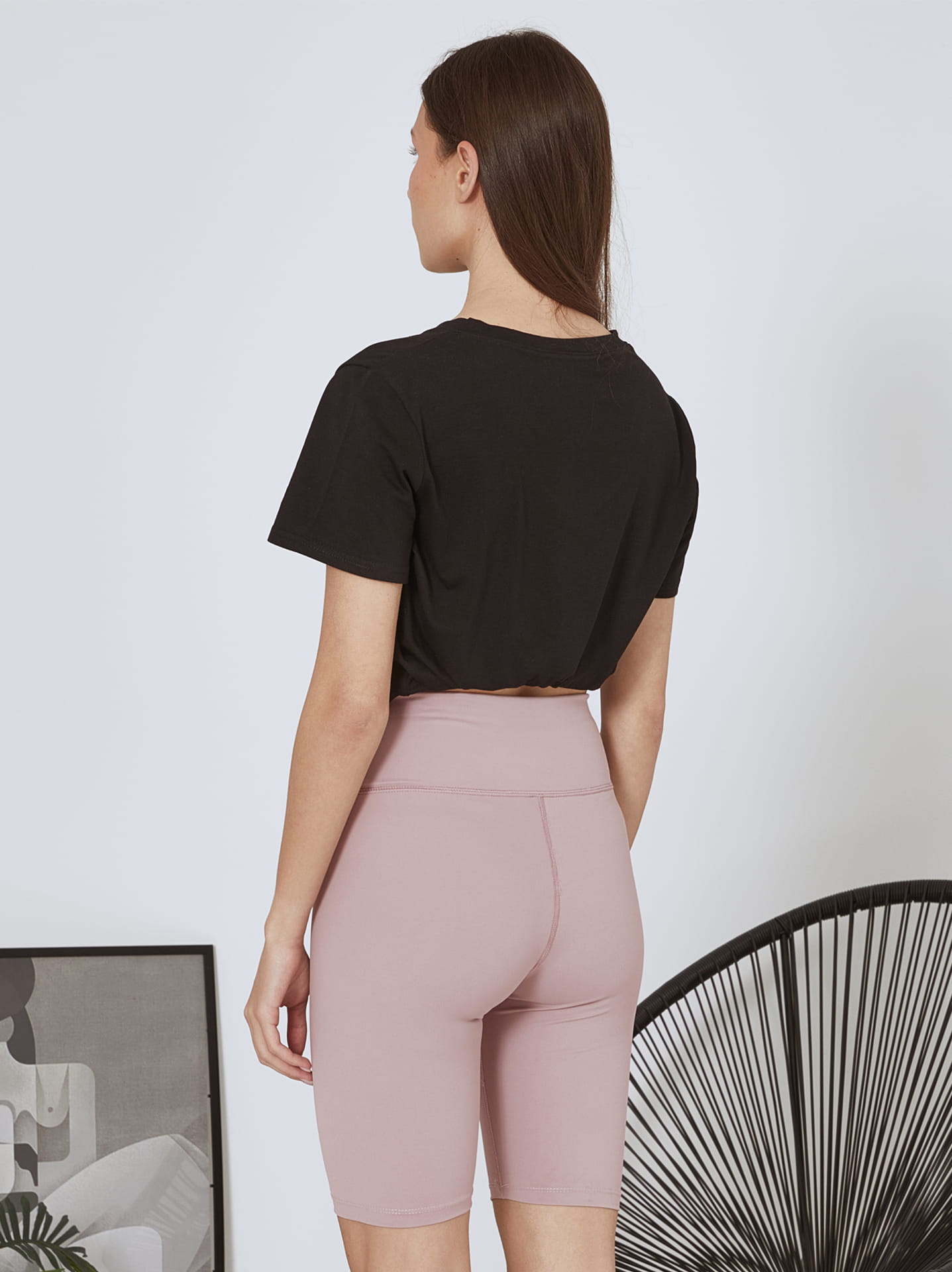 Sportiga smala shorts med hög midja