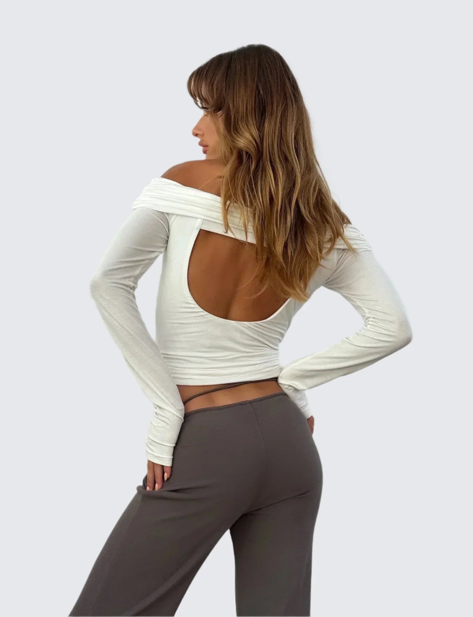 Snygg topp med off-shoulder-mönster och utskärning baktill