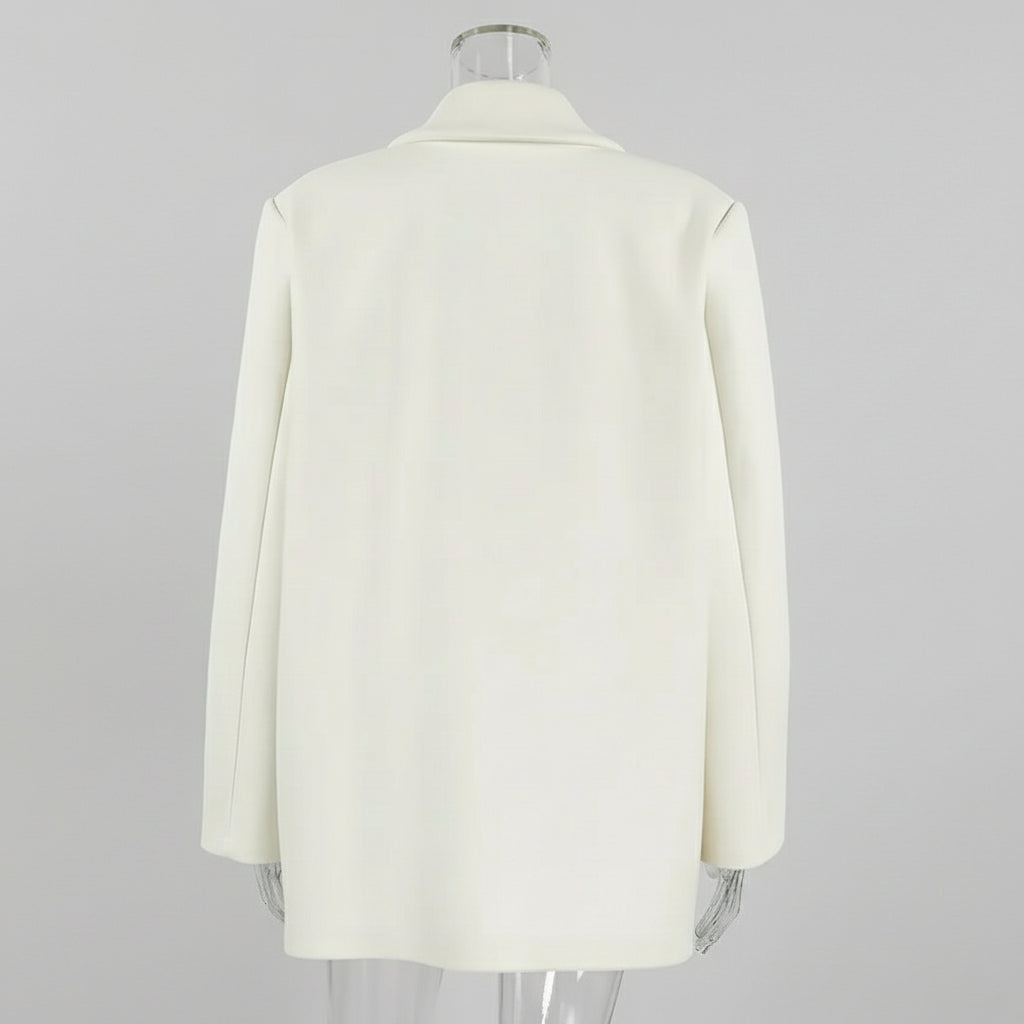 Chloe elegant vit jacka med knappar