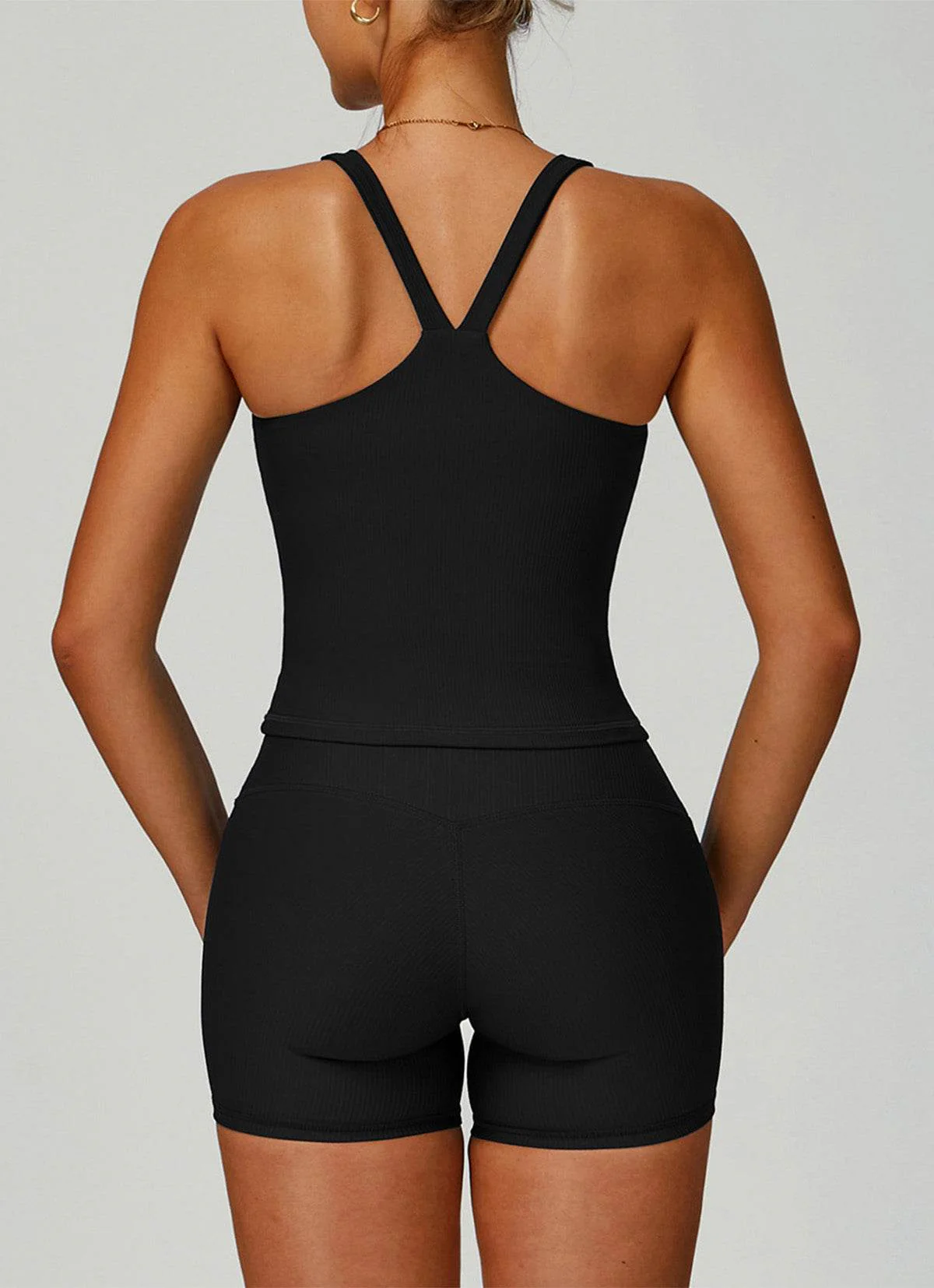 Sport-tank top med V-rygg och shorts-set