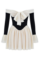 Off shoulder långärmad minidress