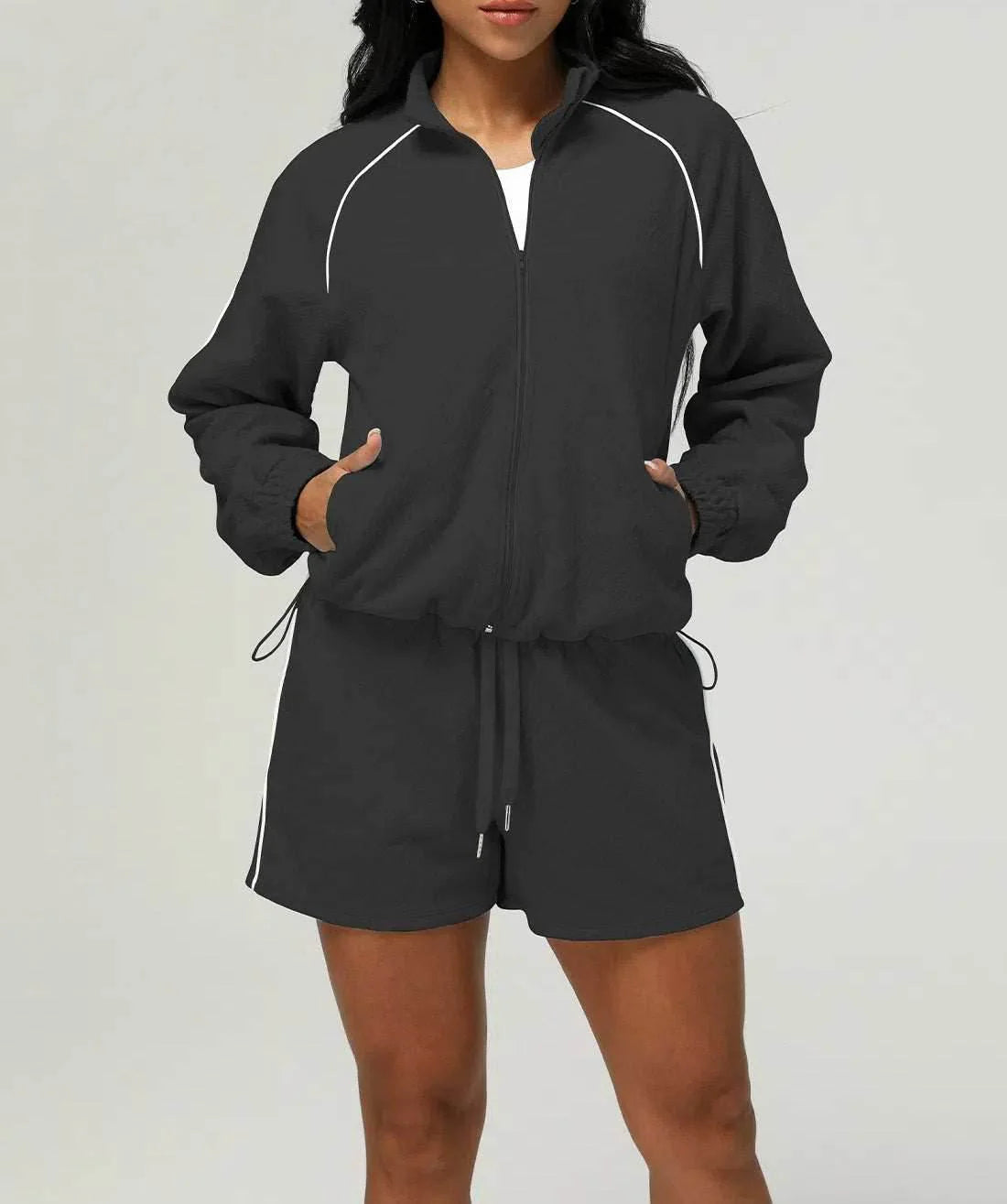 Casual sportkläder set med jacka och shorts