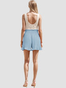 Högmidjade shorts med spets