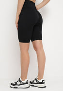 Svart sport shorts med randigt mönster