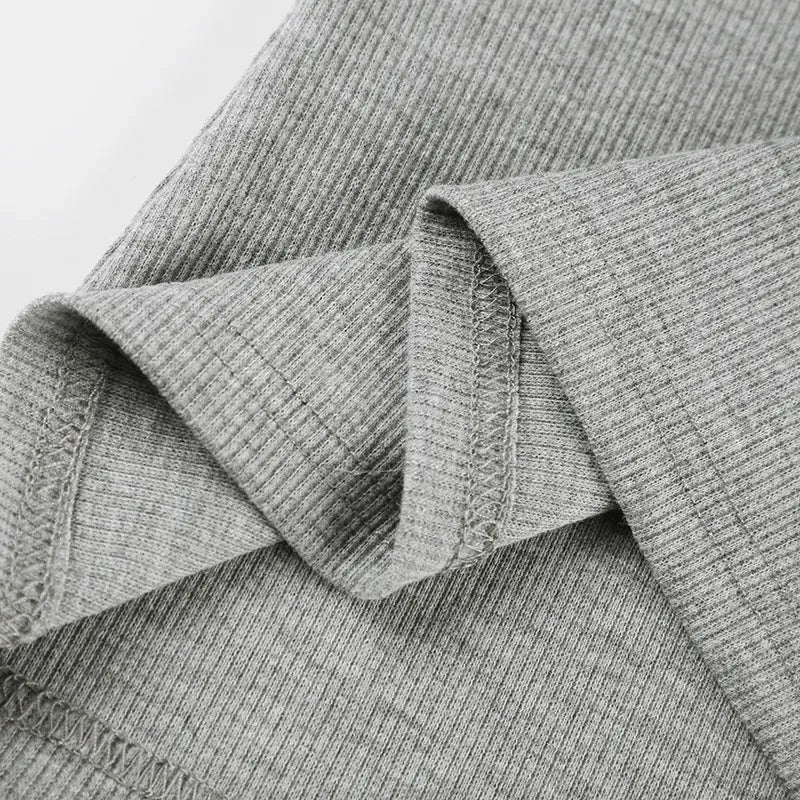 Enkel grå stickad topp med bara axlar