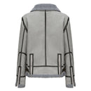 Tjock pälskapa med långa ärmar och hög krage