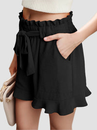 Högmidjade shorts med spets