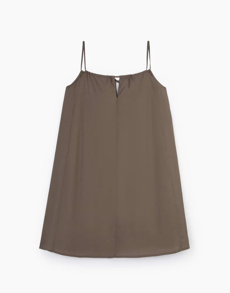 Minimalistisk lös miniklänning