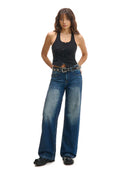 Avslappnade blåjeans med fickor och utsvängda mönster