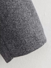 Andiaaa grå ulljacka, kort med dubbla rader knappar