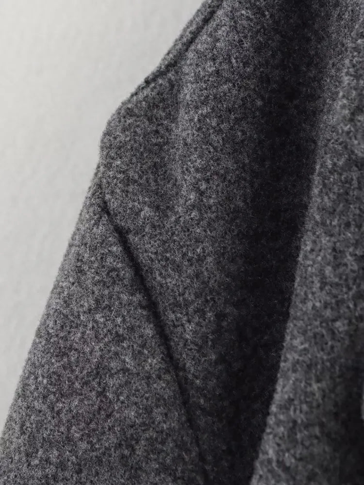 Andiaaa grå ulljacka, kort med dubbla rader knappar