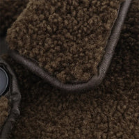 Emma brun jacka, med knappar och fickor