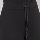 Avslappnad crop top med vida byxor