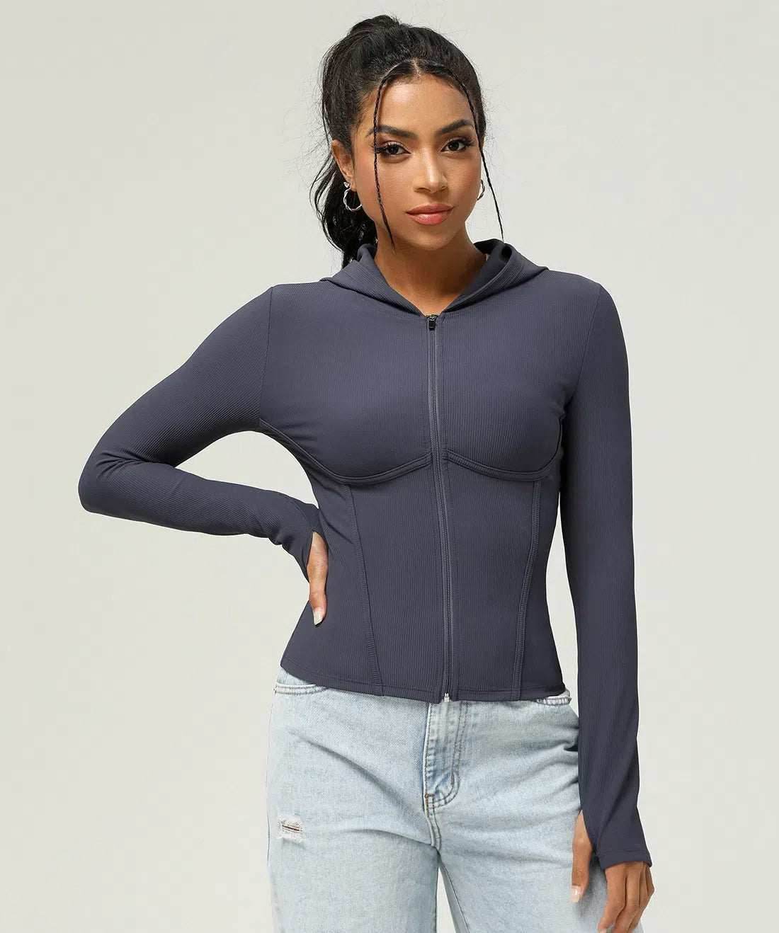 Slim fit långärmad sportjacka med huva