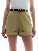 Khakifärgade shorts med hög midja