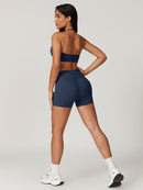 Sportigt kort halterneck-set med shorts