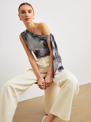 Draperad topp med asymmetrisk halsringning och mesh