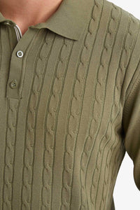 Grön Maxen-tröja på kroppen med knappar och rund krage