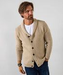 Beige stickad blus med knappar och v-ringning