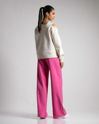 Långärmad fleecetröja med off-shoulder-mönster i krämfärgad färg