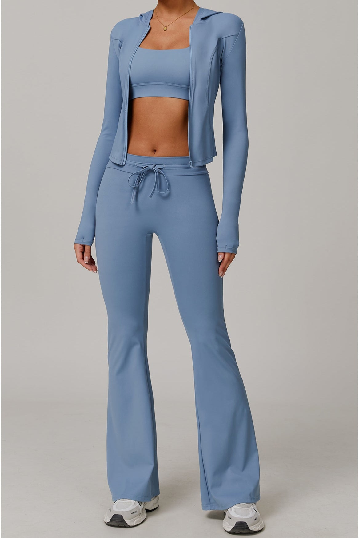 Cassia Sport-set med byxor + blus + behå
