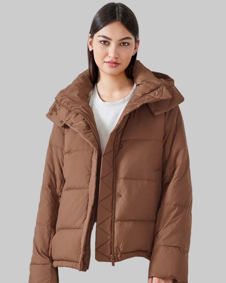 Esmeralda vadderad jacka med huva och knappar