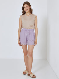 Shorts med spetskant