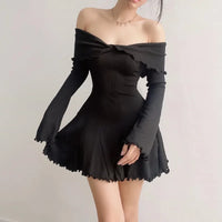 Off shoulder stickad svart klänning