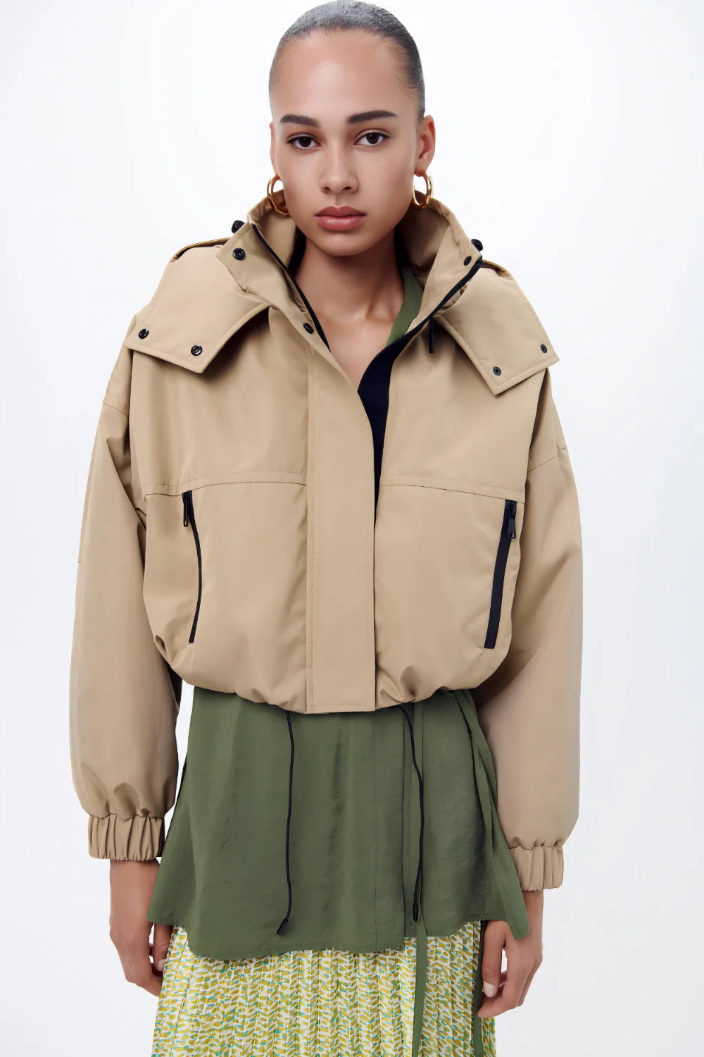 Qessia beige lös jacka med huva