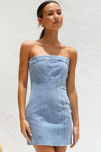 Vintage axelbandslös miniklänning i denim