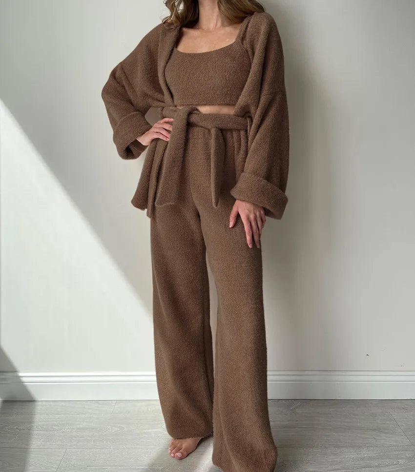 Brunt 3-delat set med utsvängda byxor och topp