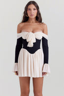 Off shoulder långärmad minidress