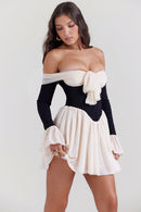 Off shoulder långärmad minidress