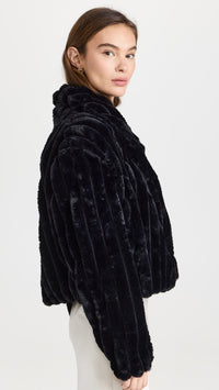 Cicia svart jacka med strukturerad design
