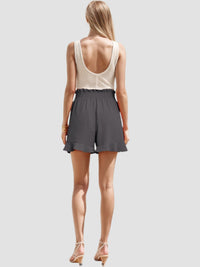 Högmidjade shorts med spets