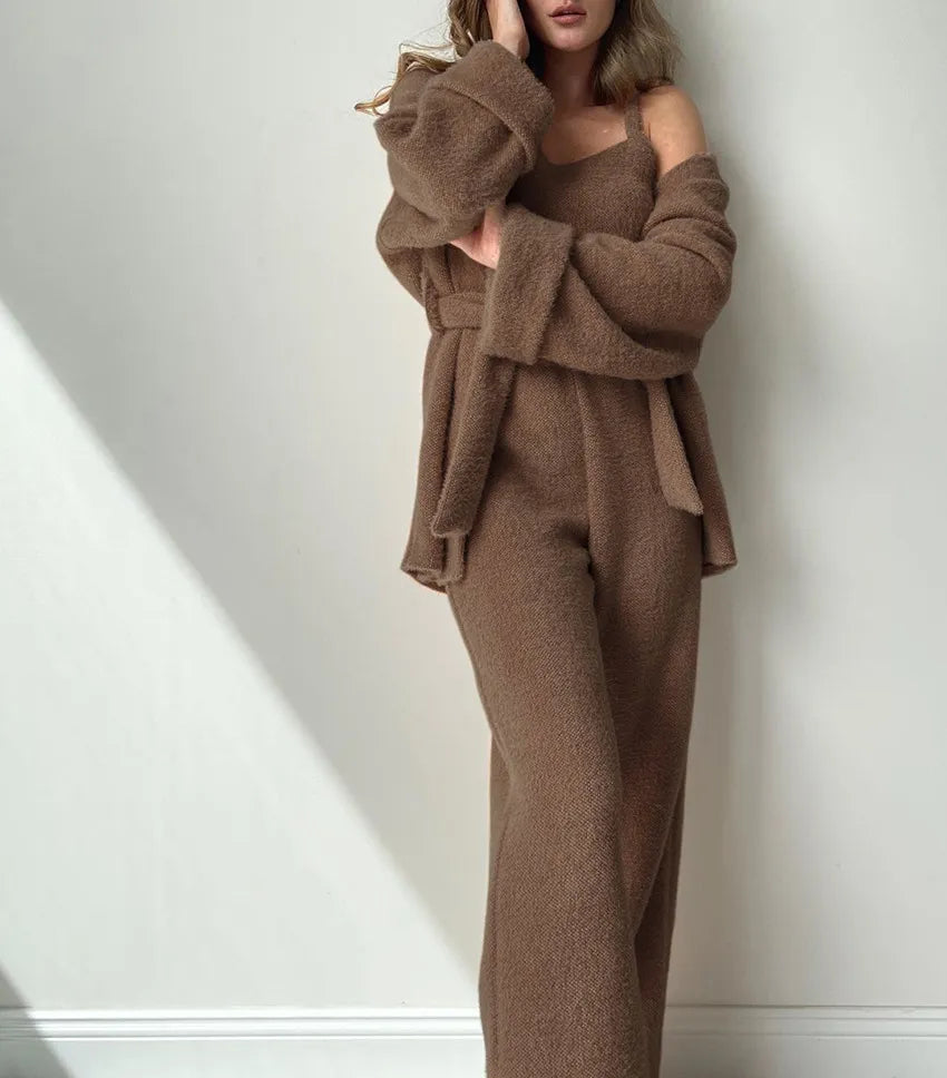 Brunt 3-delat set med utsvängda byxor och topp