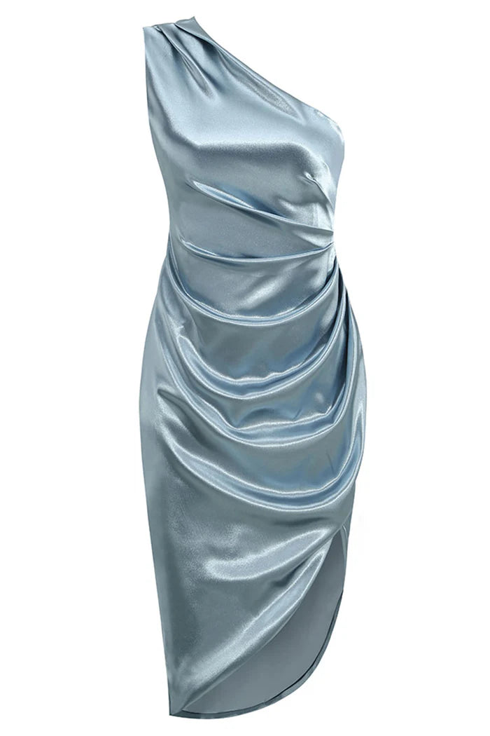 Saaver enaxlad satin midi-klänning i dammigt blått