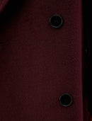 Bya vinröd ullkappa med dubbla knappar