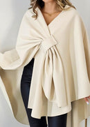 Xenya stickad kofta med pälskrage, kappa och sjal