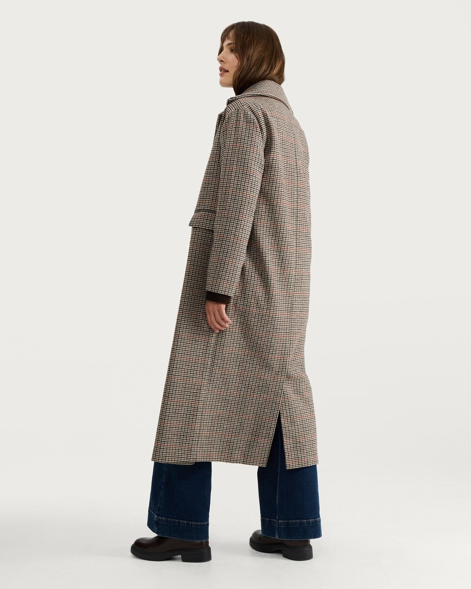 Lång rutig kappa med knappar och fickor