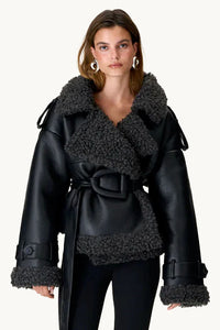 Noelle kort svart jacka