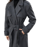 Vivy lång svart kappa med fleece och skärp i midjan