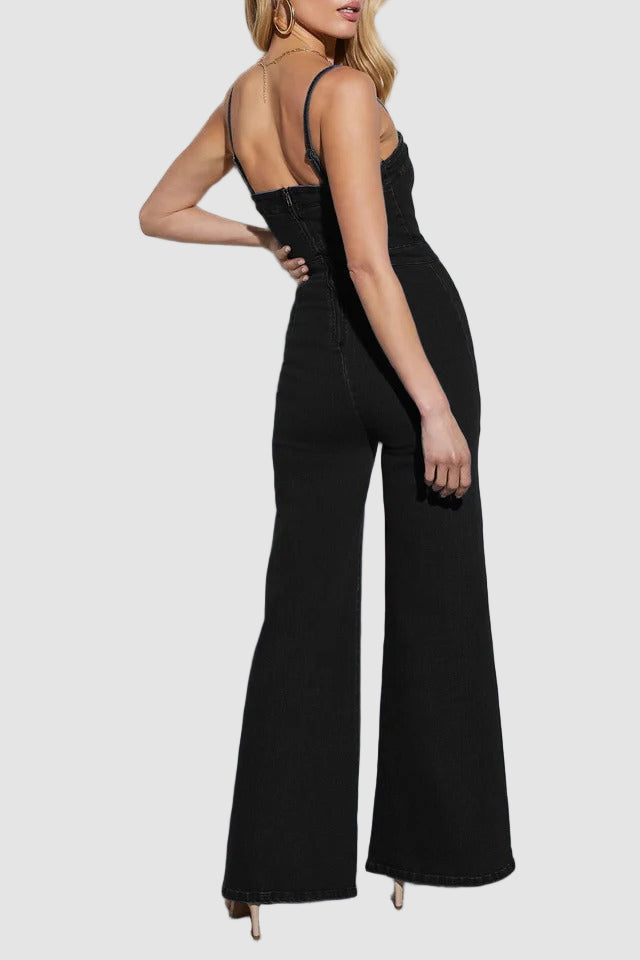 Ärmlös denimjumpsuit med V-ringning, utsvängda ben och dragkedja bak