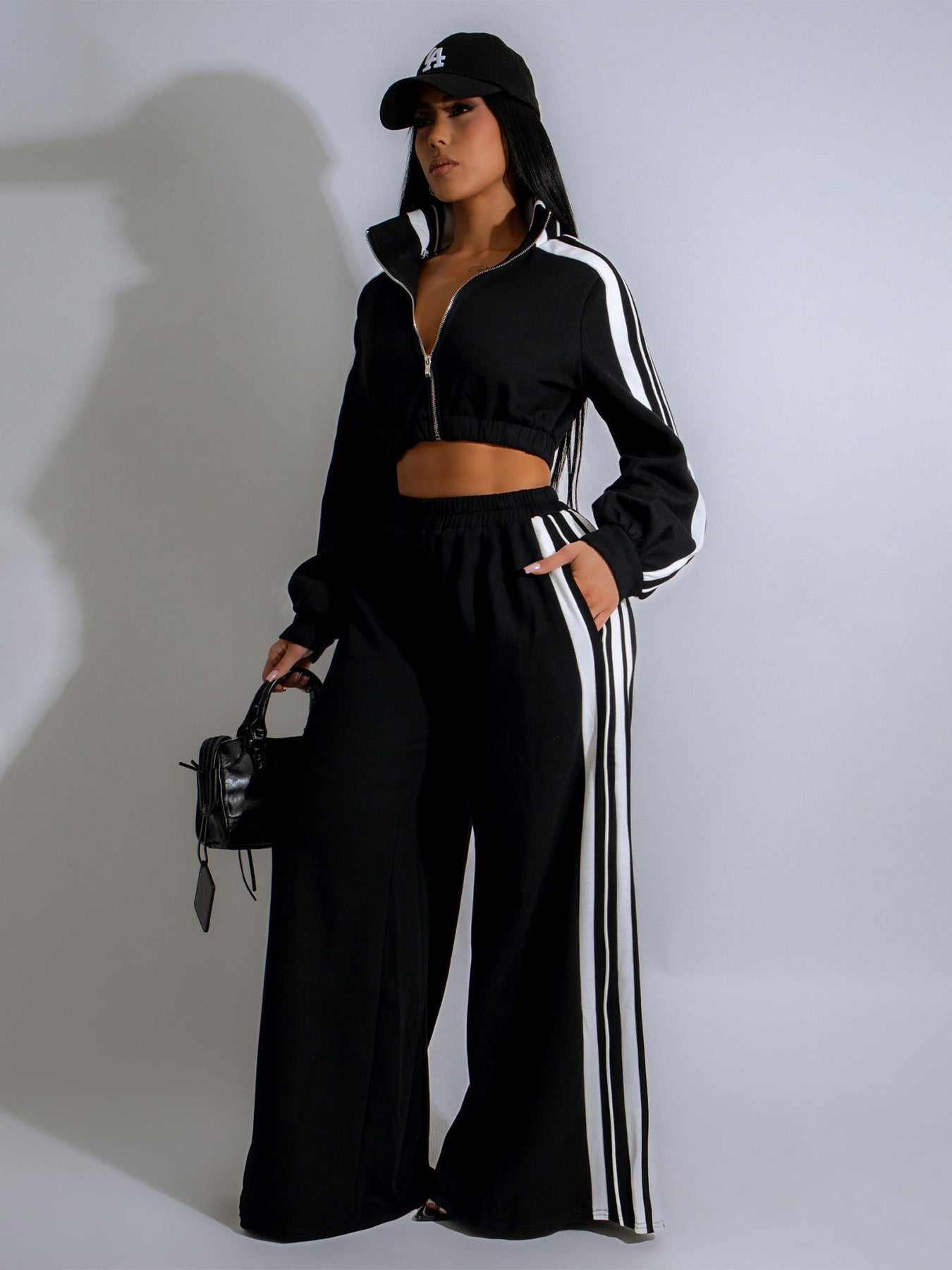 Tvådelad kostym med vita ränder